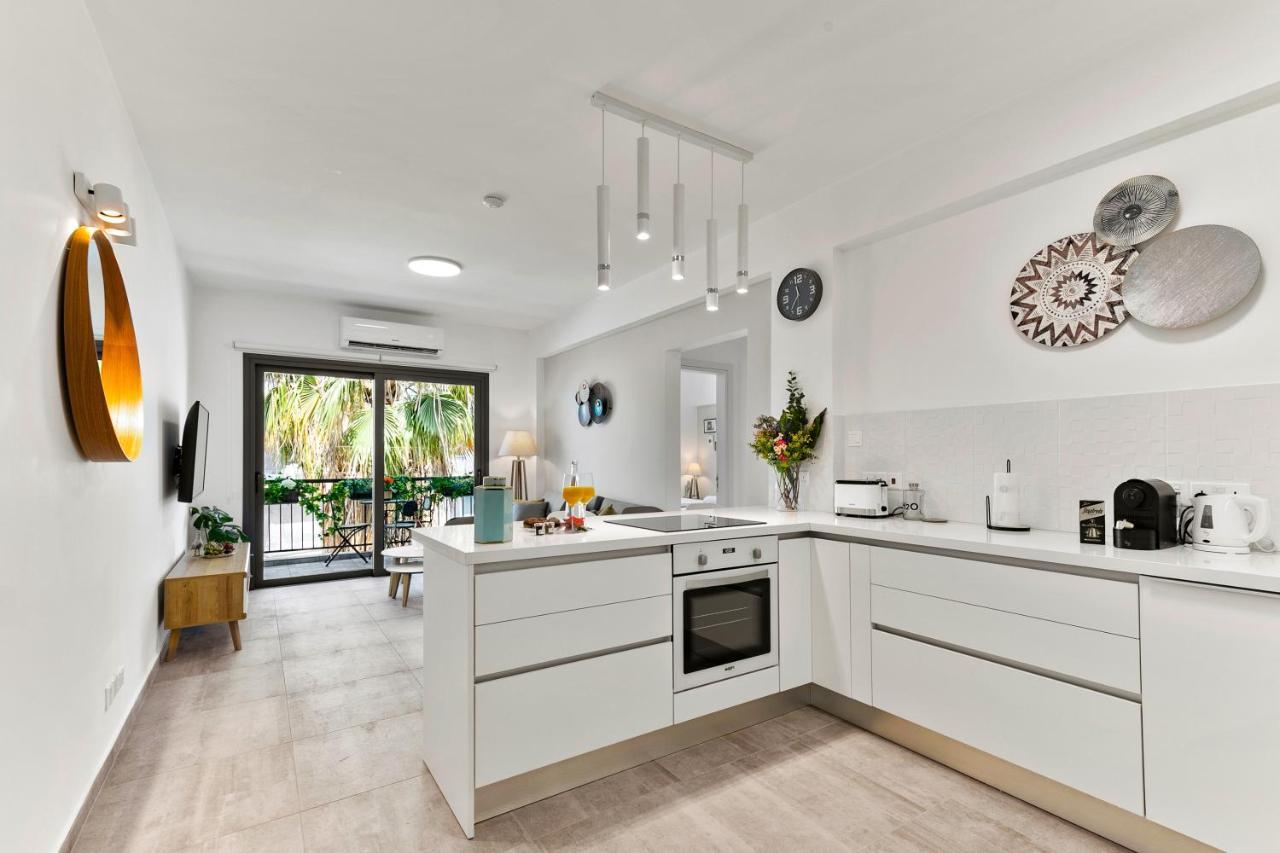Dreamy 2 Bed Apartment By The Sea Paphos Eksteriør billede