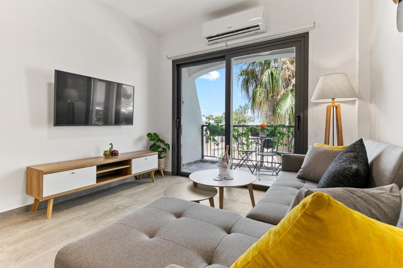 Dreamy 2 Bed Apartment By The Sea Paphos Eksteriør billede